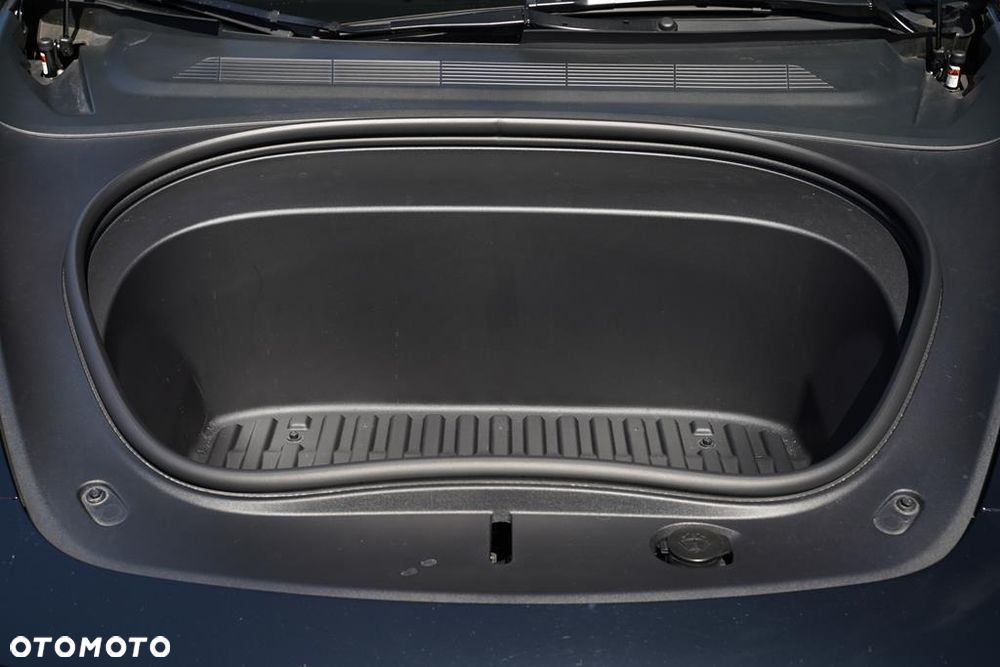 Tesla Model 3 RWD Premium - 8