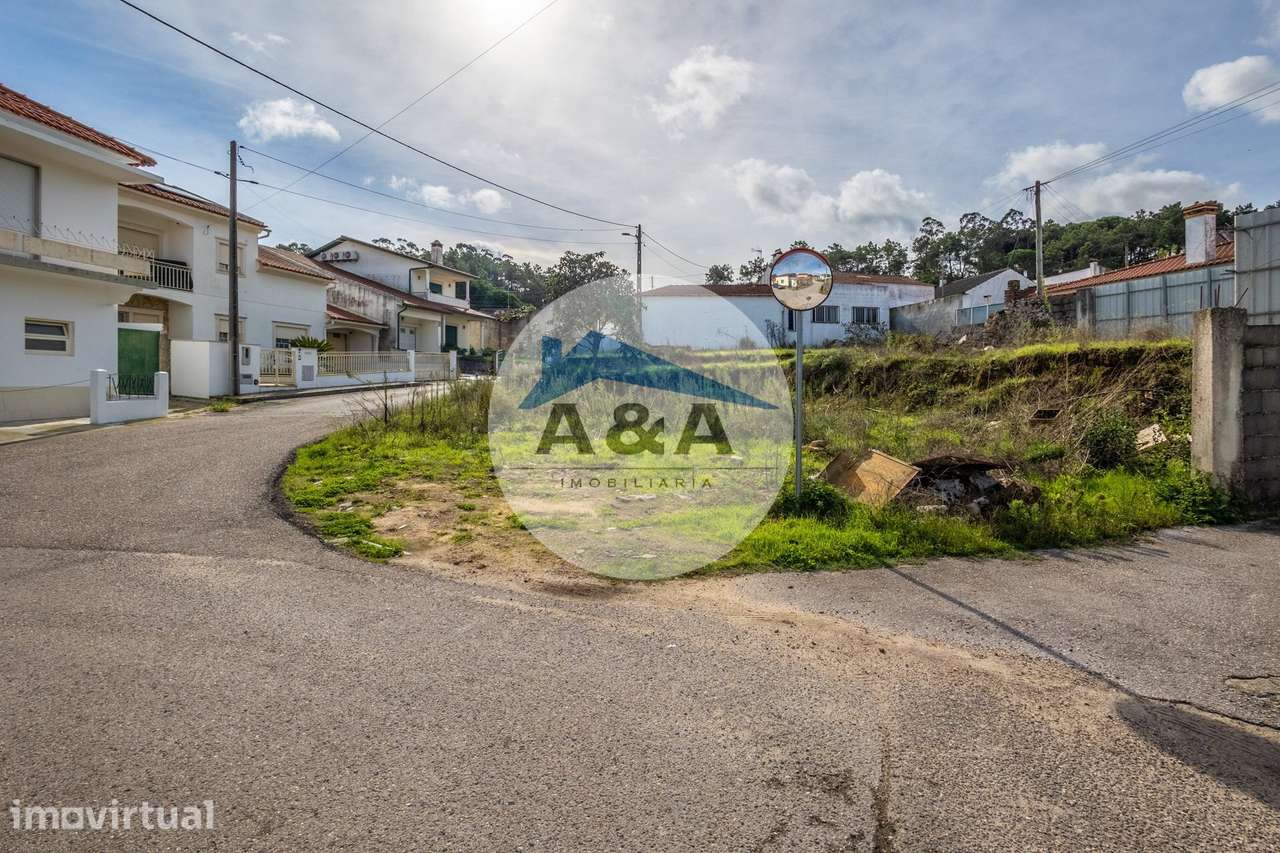 Terreno com Projeto Aprovado para 3 Casas em Leiria! - Grande imagem: 2/27