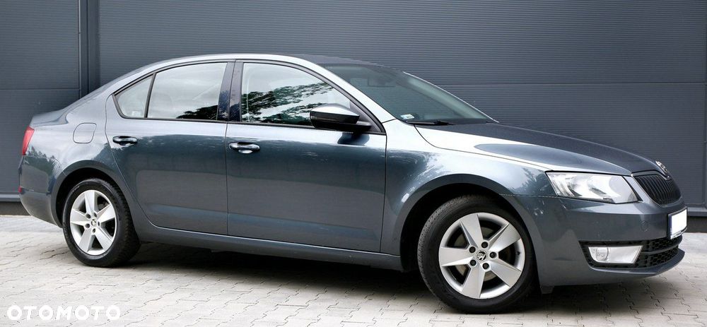 Skoda Octavia 2.0 TDI Edition DSG - 3