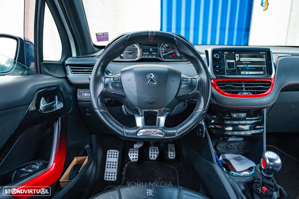 Peugeot 208 1.6 THP GTi - 12