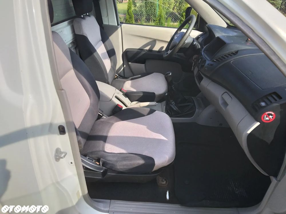 Mitsubishi L200 2.5 DID CC Intense - 8