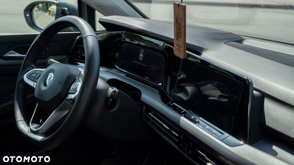 Volkswagen Golf - 8