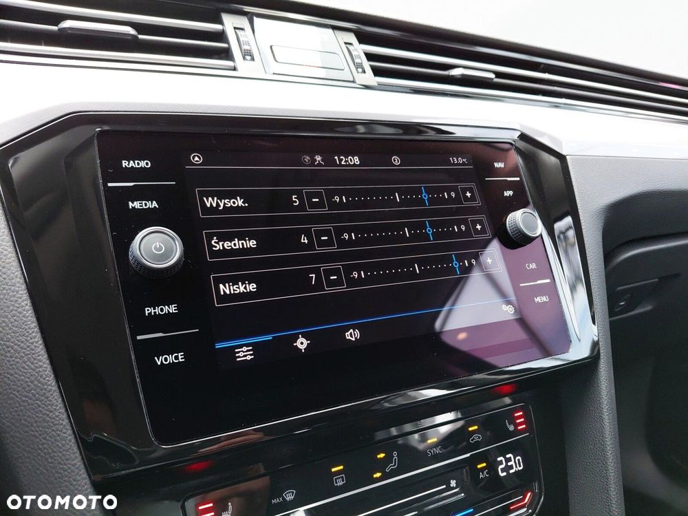 Volkswagen Passat Variant 2.0 TDI Business DSG - 28