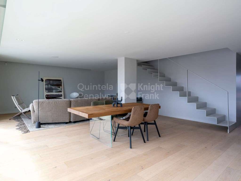 Apartamento T4 duplex com terraço e piscina em Lisboa - Grande imagem: 3/41