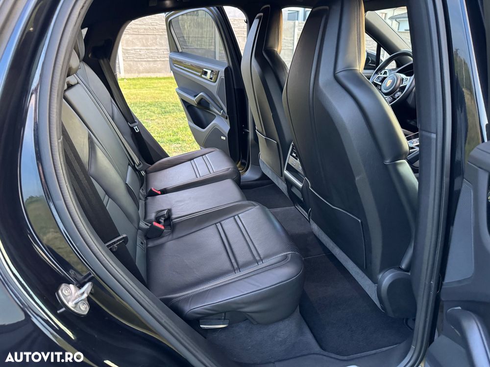 Porsche Cayenne Coupe E-Hybrid Tiptronic S - 36