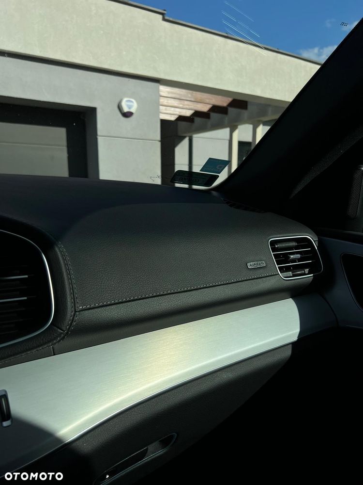 Mercedes-Benz GLE 300 d 4-Matic - 36