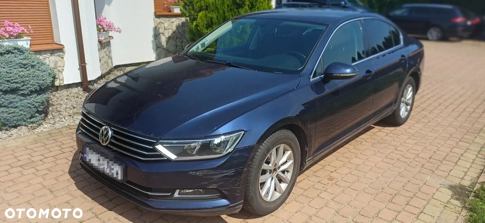 Volkswagen Passat 1.6 TDI SCR DSG Comfortline - 2