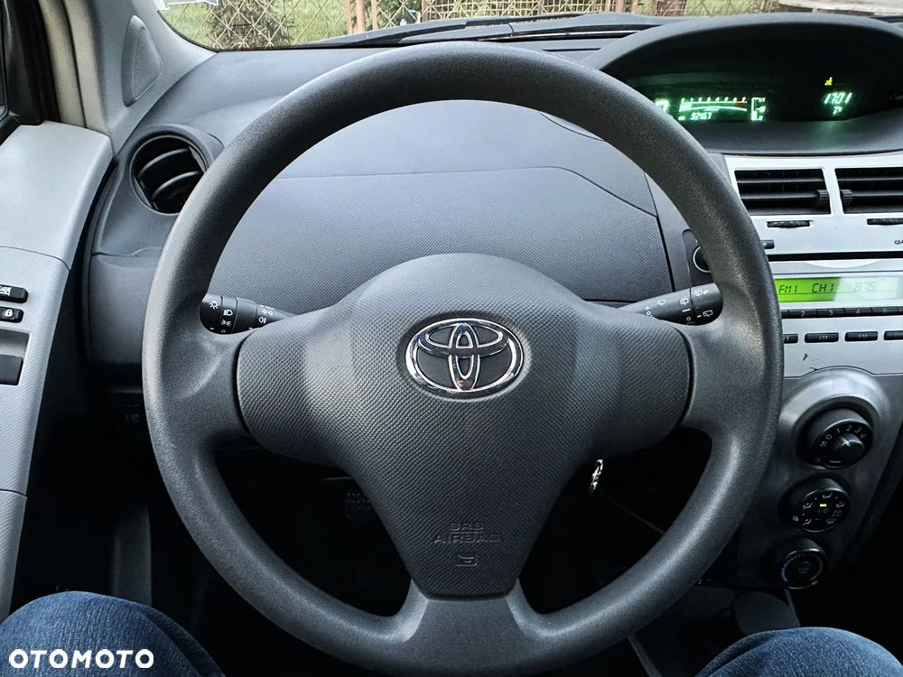 Toyota Yaris 1.0 Terra A/C - 8
