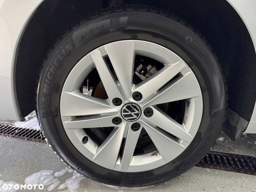 Volkswagen Golf - 38