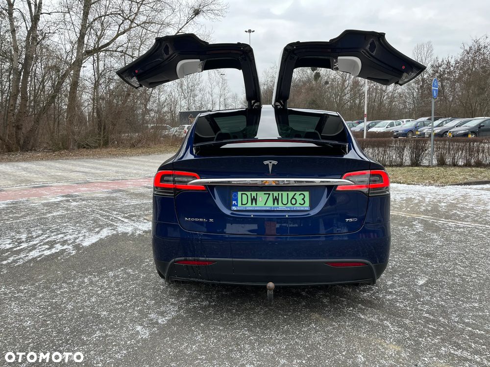 Tesla Model X 75 D - 14