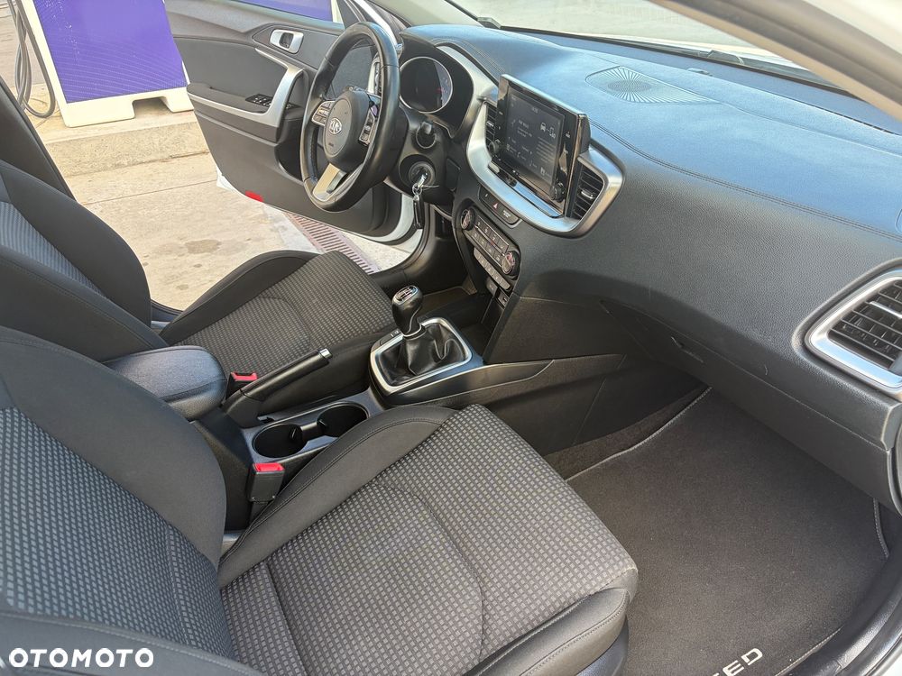 Kia Ceed 1.0 T-GDI L Business Line - 16