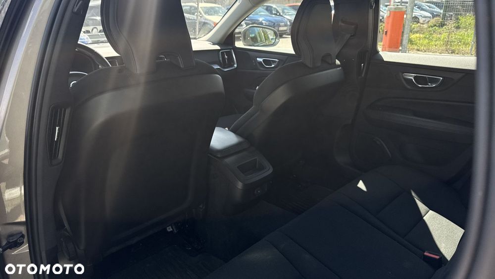 Volvo V60 Cross Country - 30