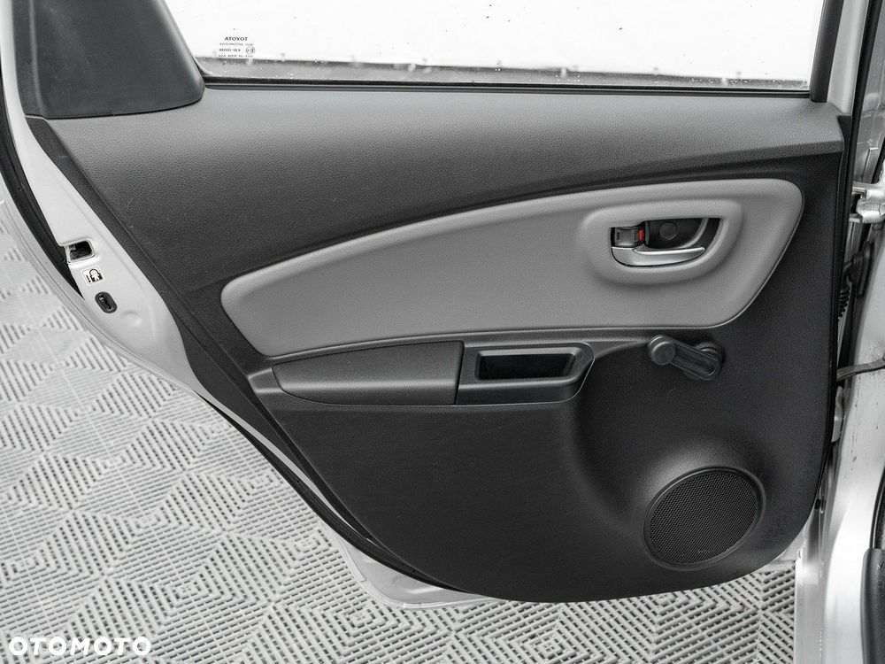 Toyota Yaris 1.5 Premium - 25