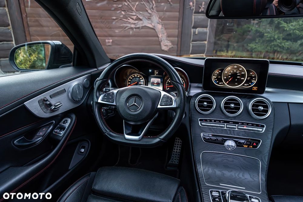 Mercedes-Benz Klasa C AMG 43 4-Matic - 29