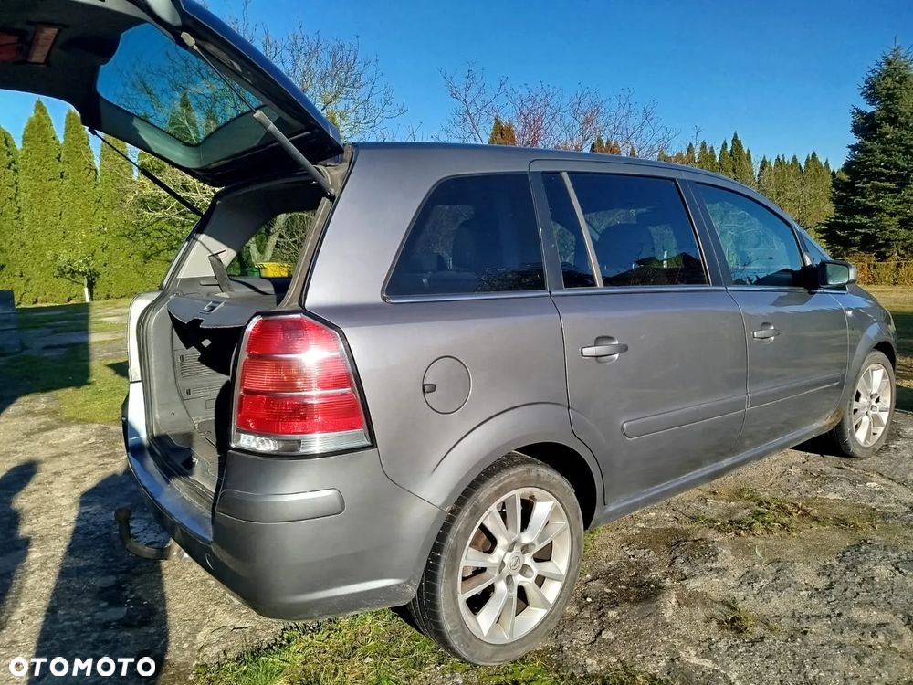 Opel Zafira 1.9 CDTI Automatik Cosmo - 3