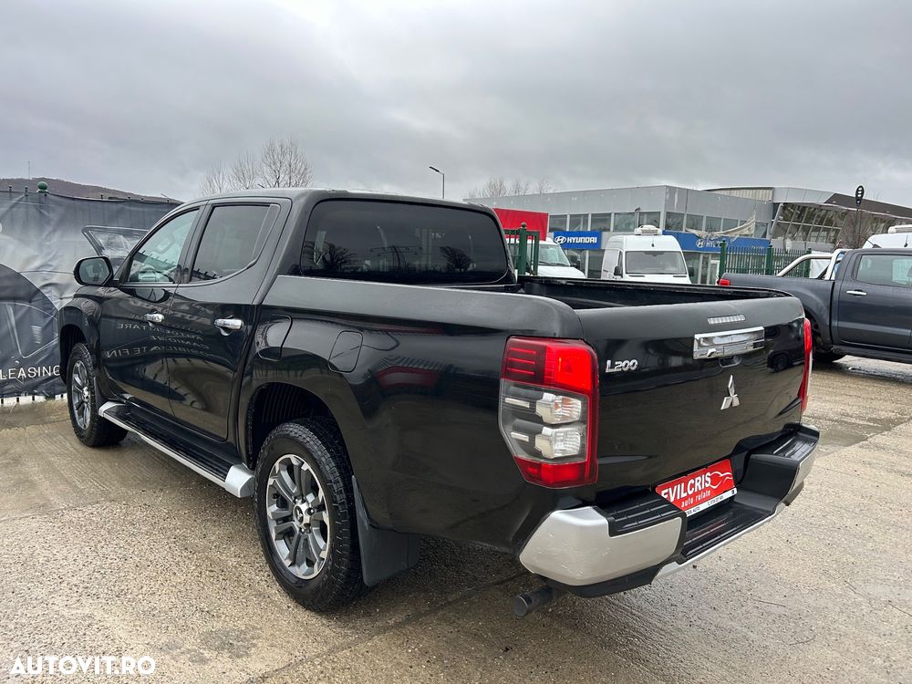 Mitsubishi L200 Double Cab 2.2 DI-D M/T Instyle - 11