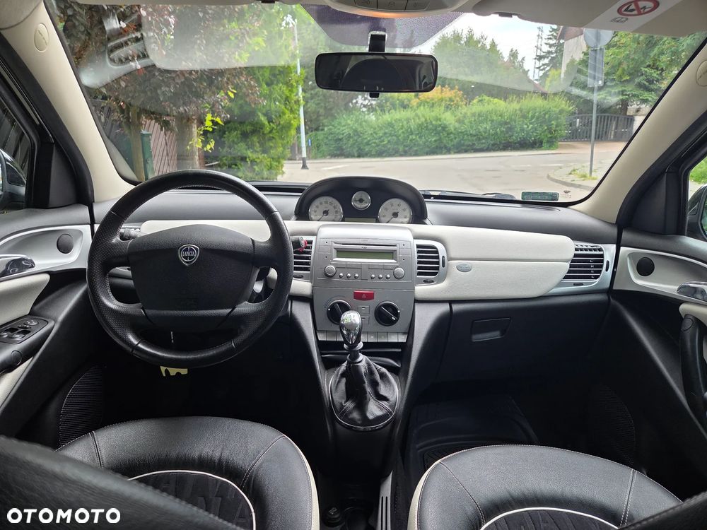 Lancia Ypsilon 1.2 8V Elefantino S&S - 6