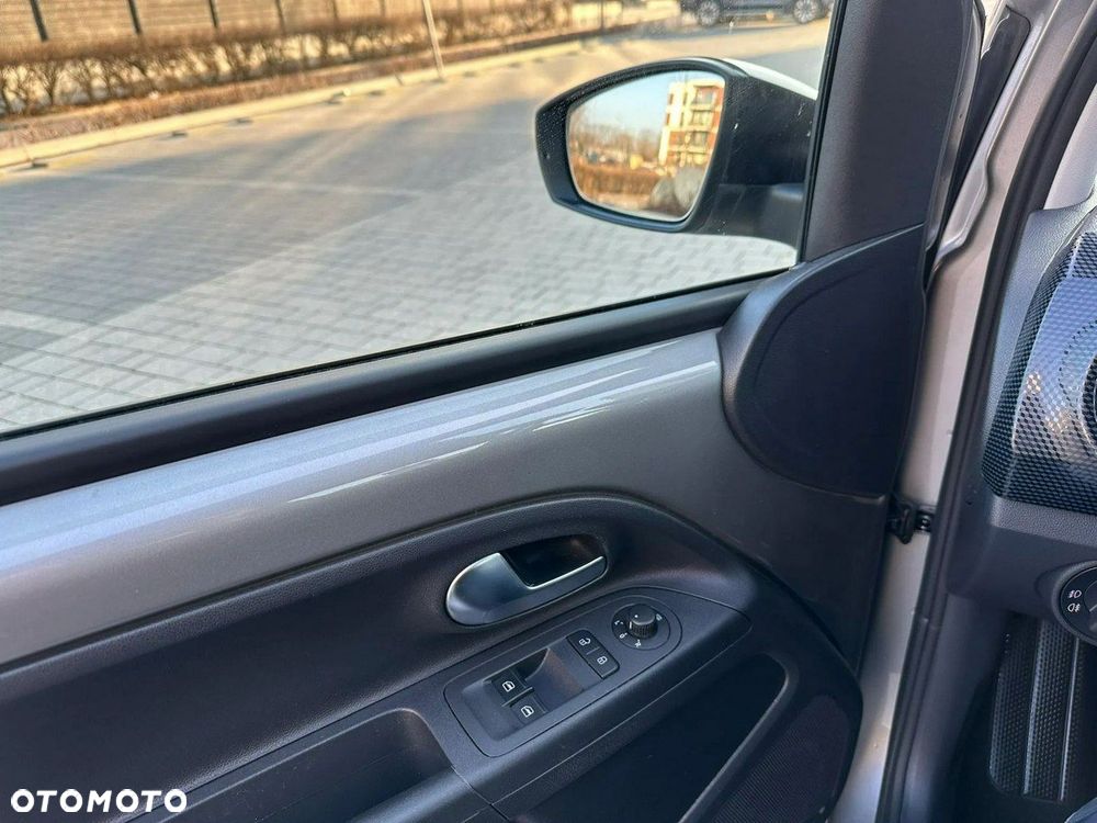 Volkswagen up! 1.0 Black Style - 18