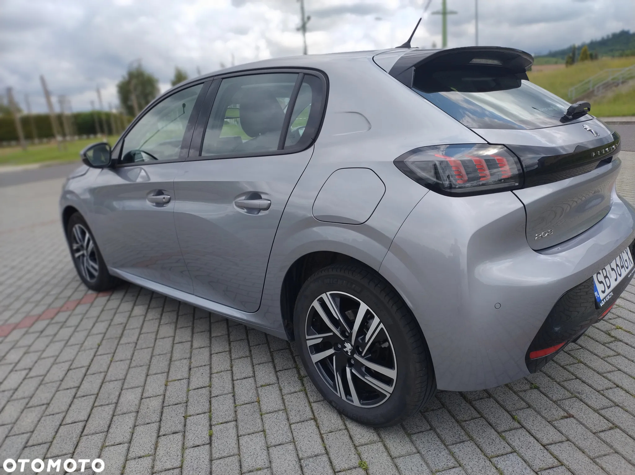 Peugeot 208 PureTech 100 Allure - 4