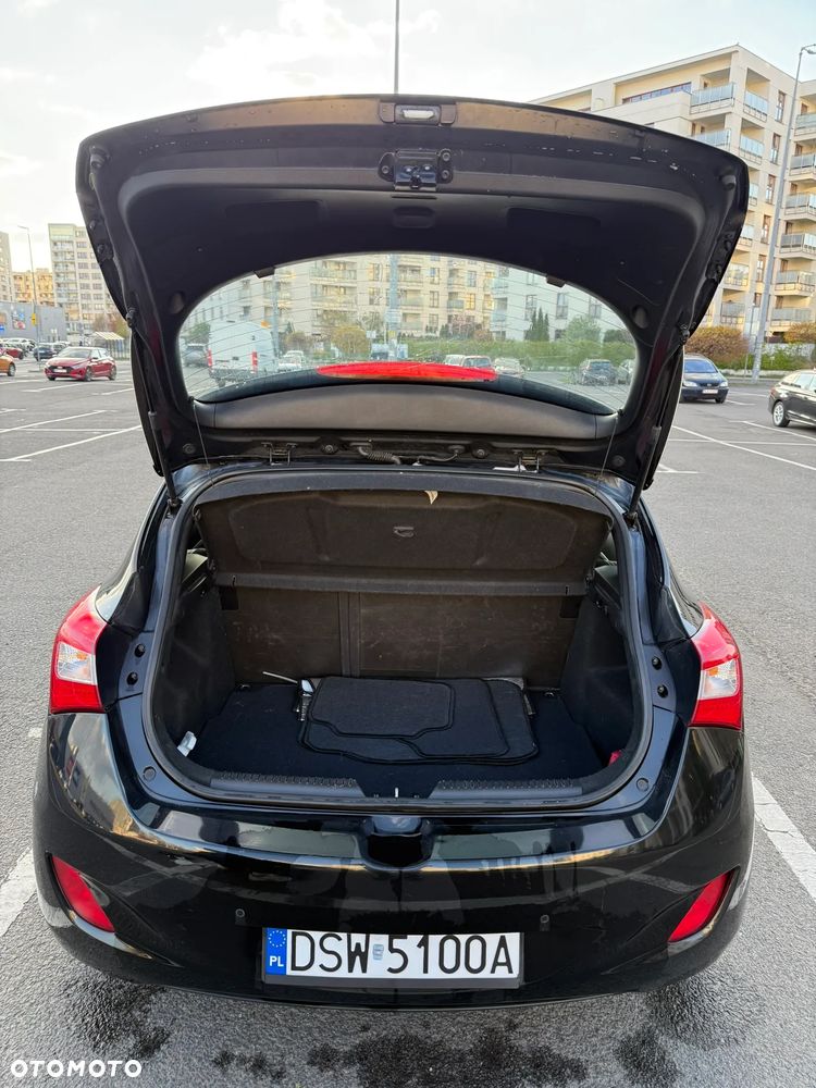 Hyundai i30 blue 1.6 CRDi Trend - 9