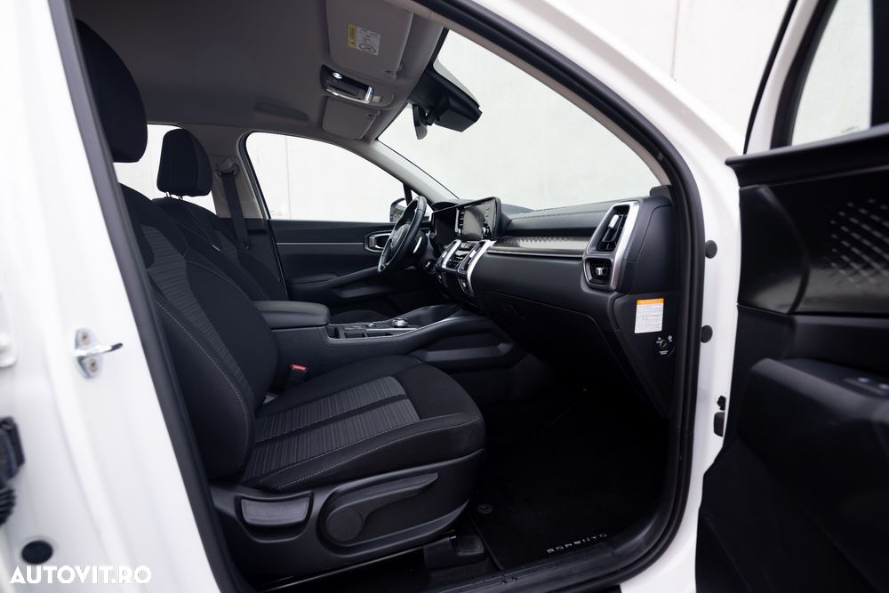 Kia Sorento 1.6 T-GDI HEV 6AT 4x4 7P Premium - 11