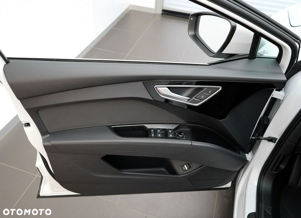 Audi Q4 e-tron - 12