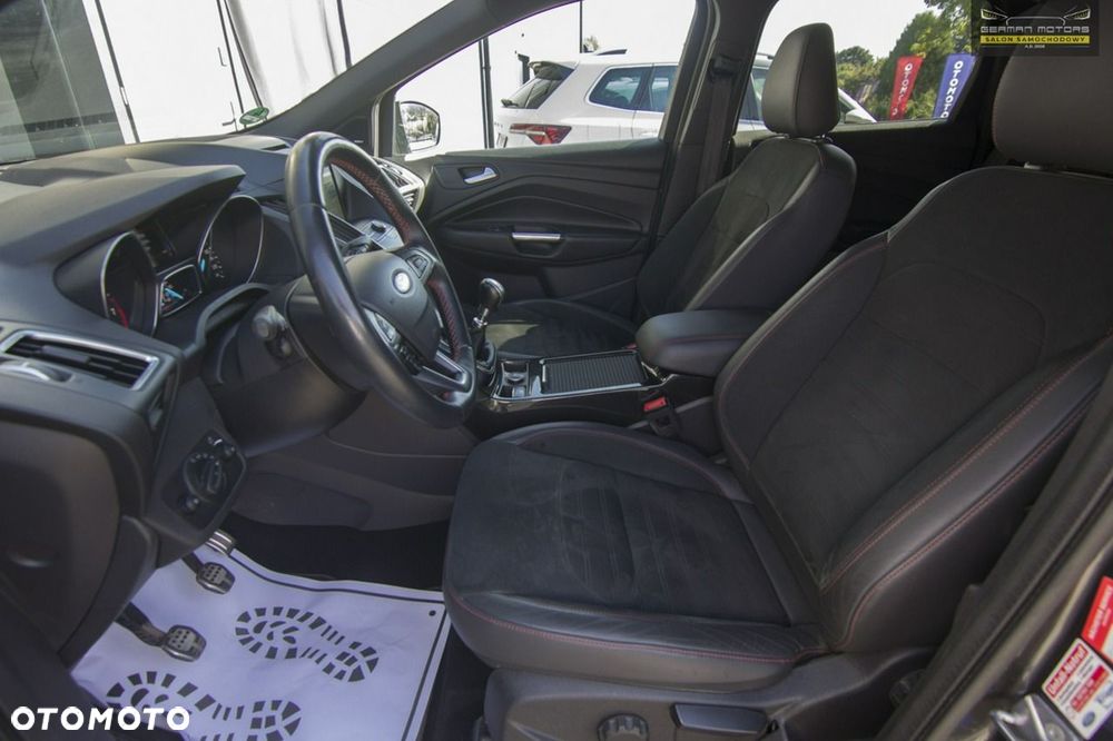 Ford Kuga 1.5 EcoBoost 2x4 ST-Line - 24