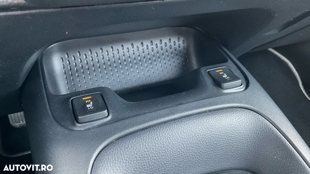 Toyota Corolla 1.8 HSD Business - 25