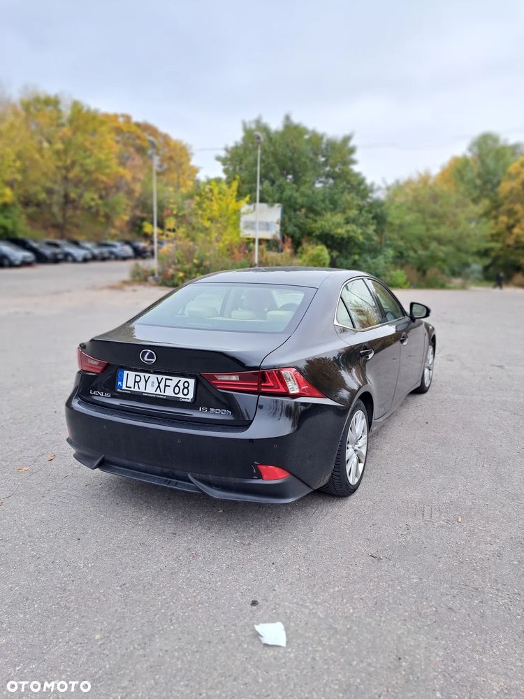 Lexus Is 2015 photo 4