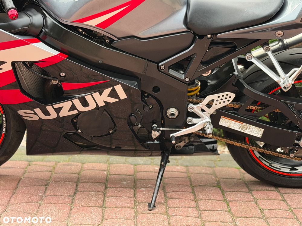 Suzuki GSX-R - 16
