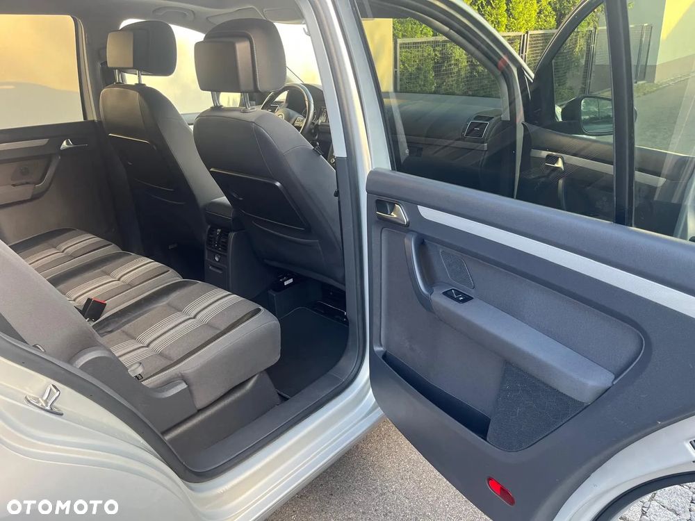 Volkswagen Touran 1.6 TDI DPF MATCH - 14