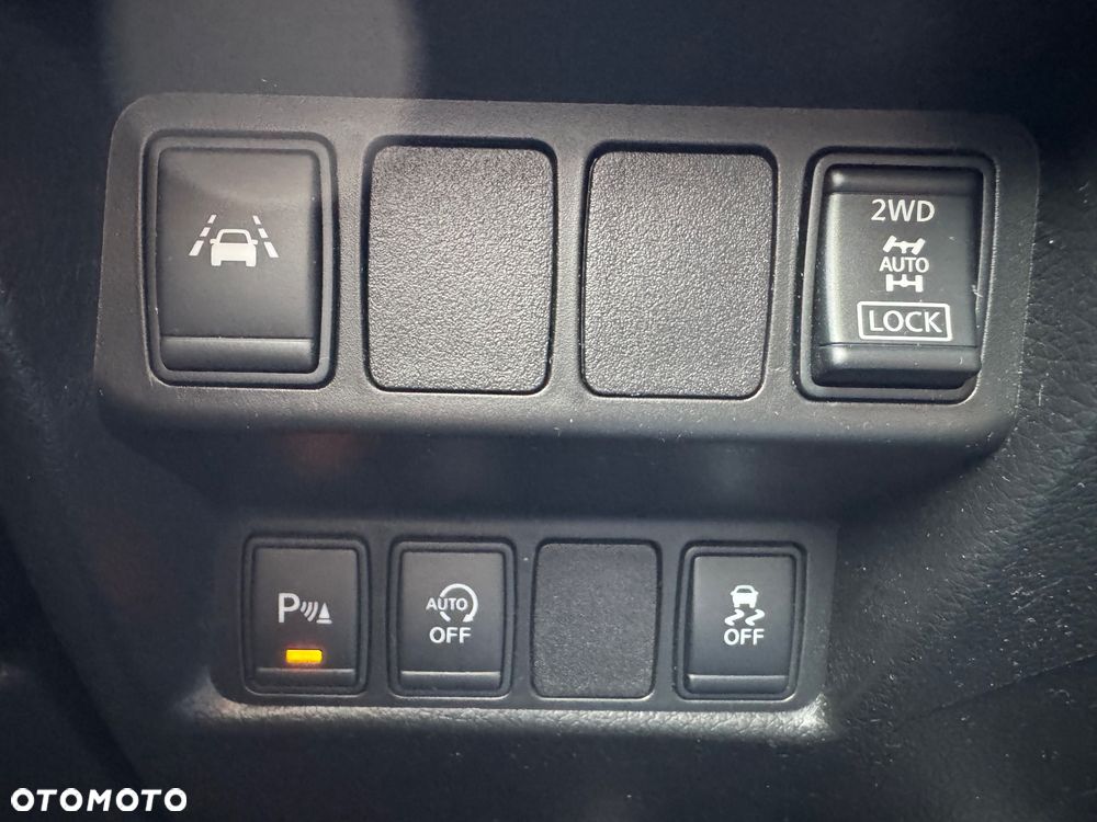 Nissan Qashqai 1.6 DCi 4x4 Black Edition EU6 - 23