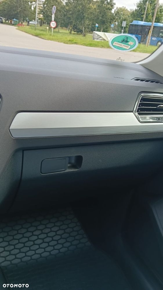 Volkswagen Tiguan - 12
