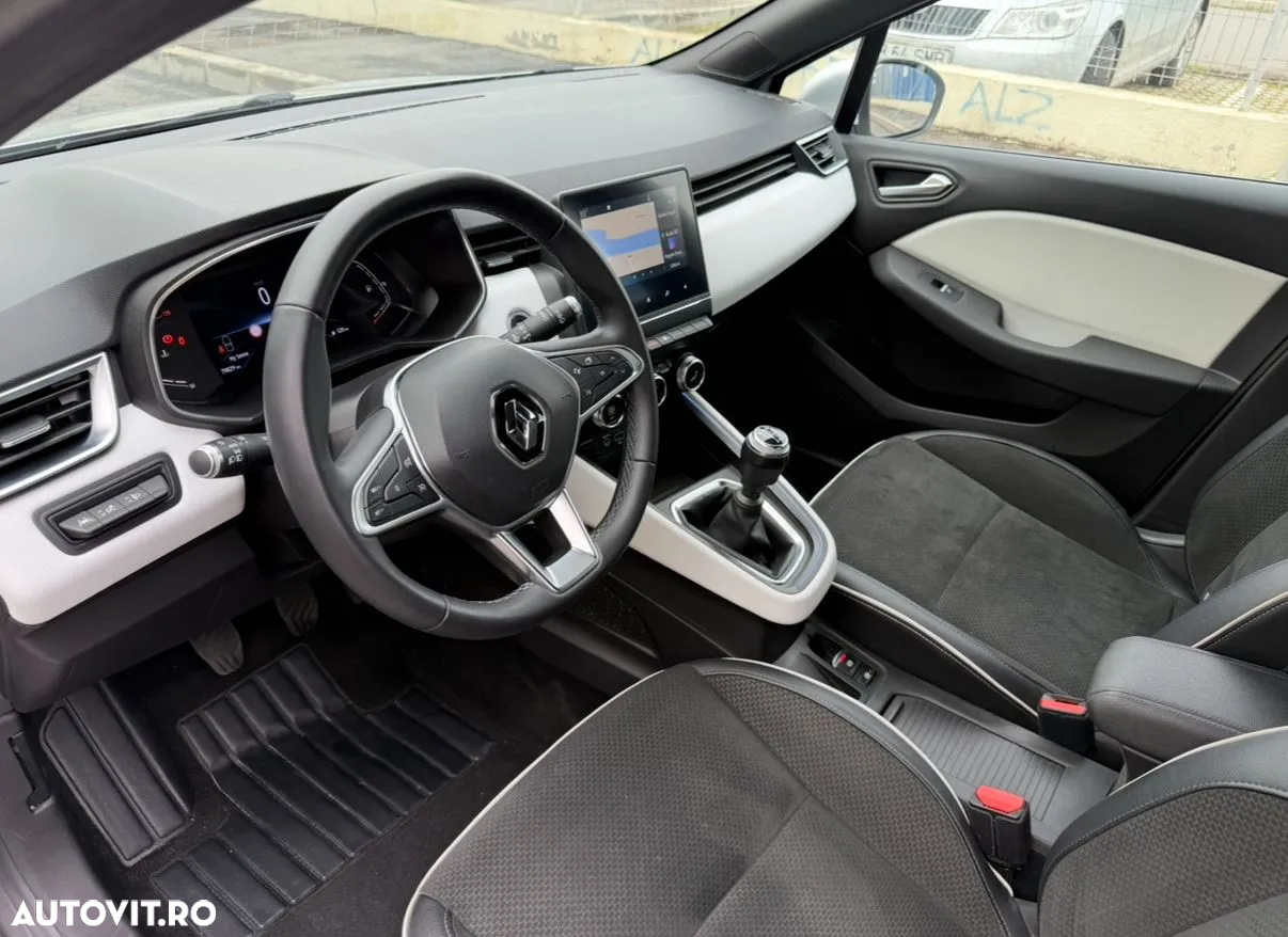 Renault Clio BLUE dCi 115 INTENS - 17
