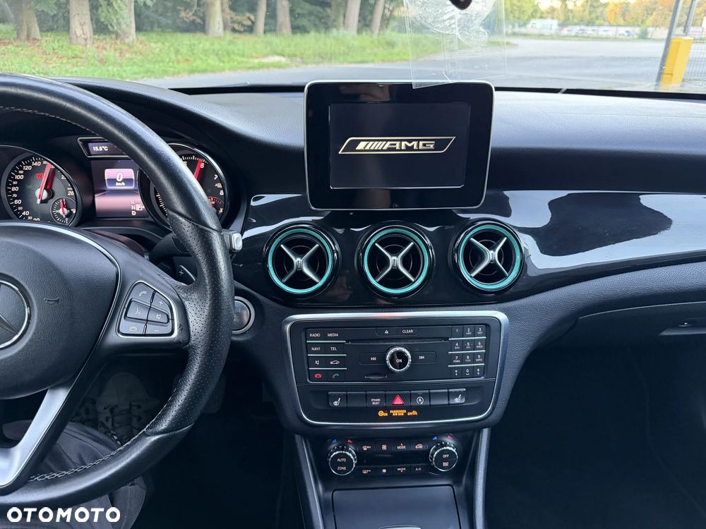Mercedes-Benz CLA 250 7G-DCT AMG Line - 12