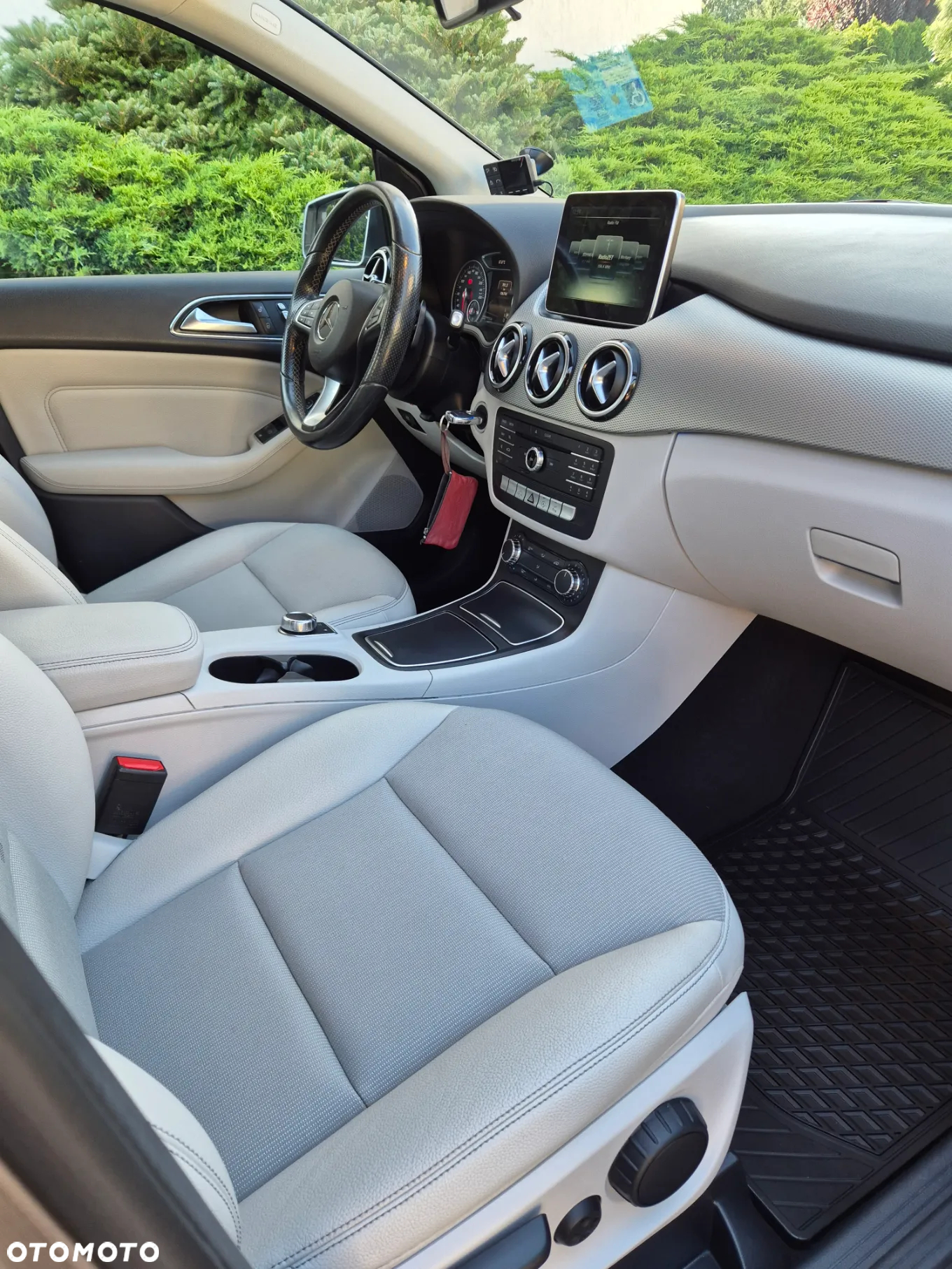 Mercedes-Benz Klasa B 180 7G-DCT - 14