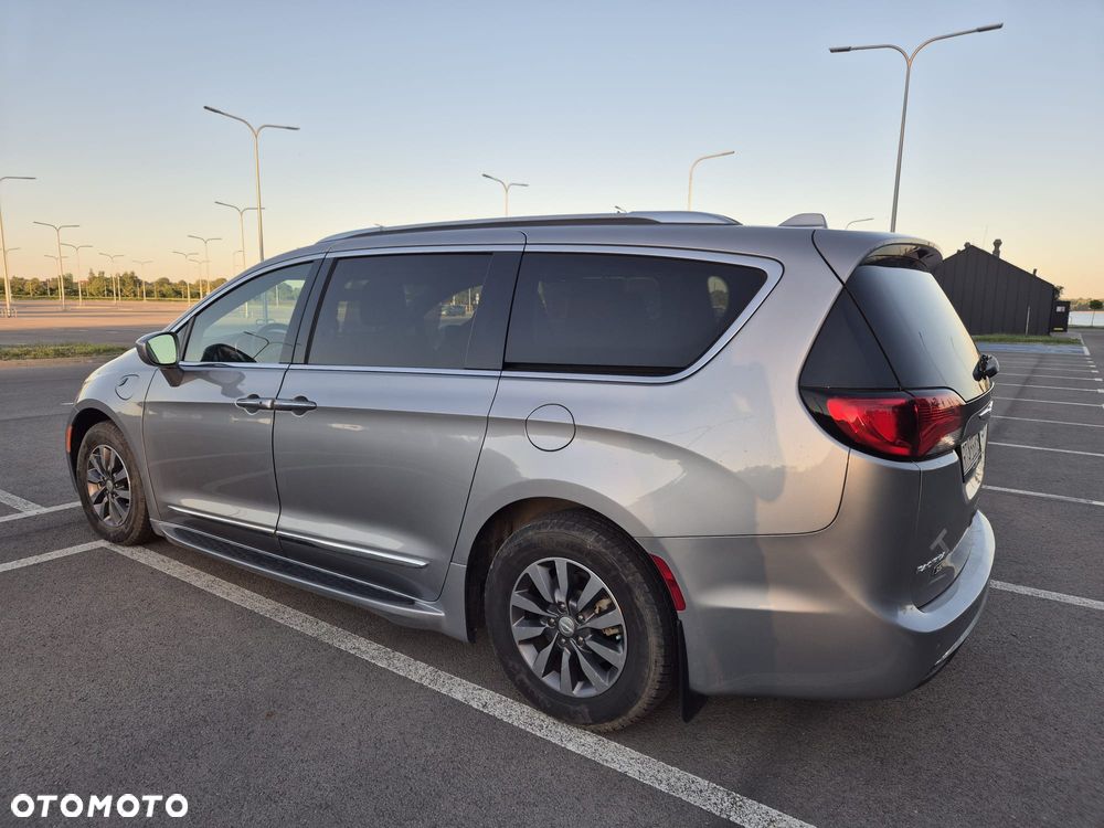 Chrysler Pacifica - 3