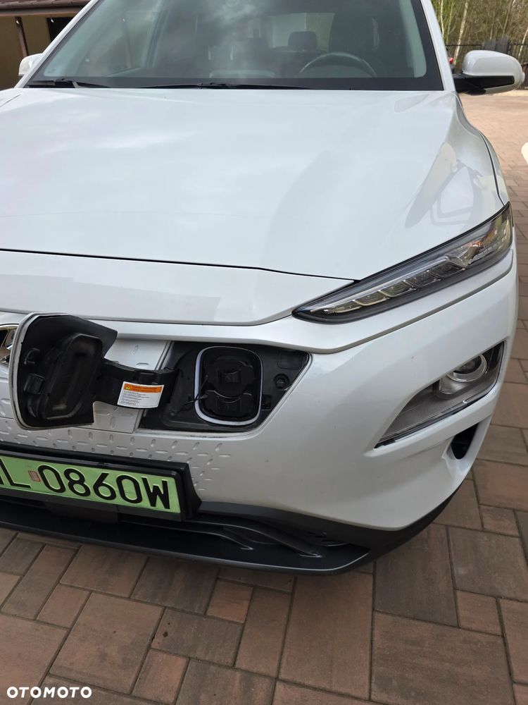 Hyundai Kona 64kWh Executive - 8