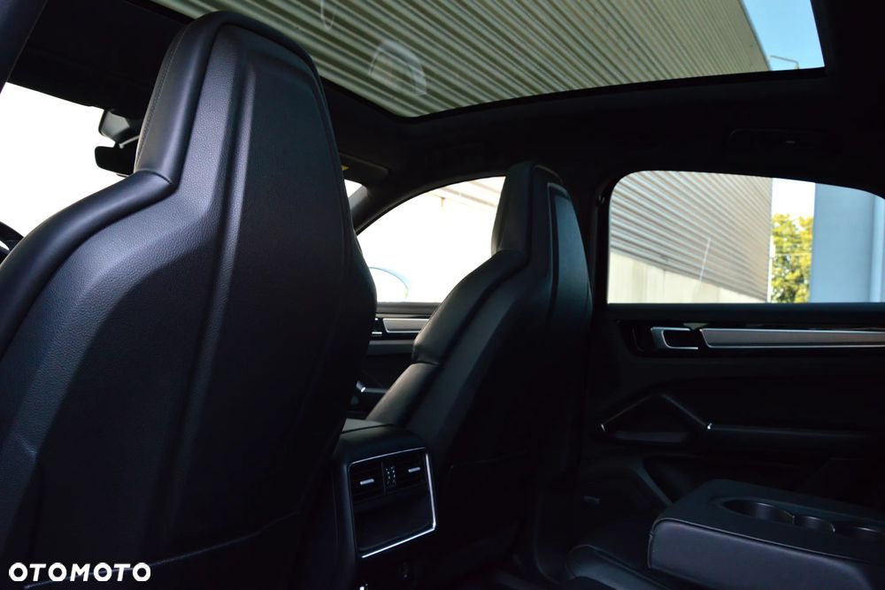 Porsche Cayenne Standard - 17