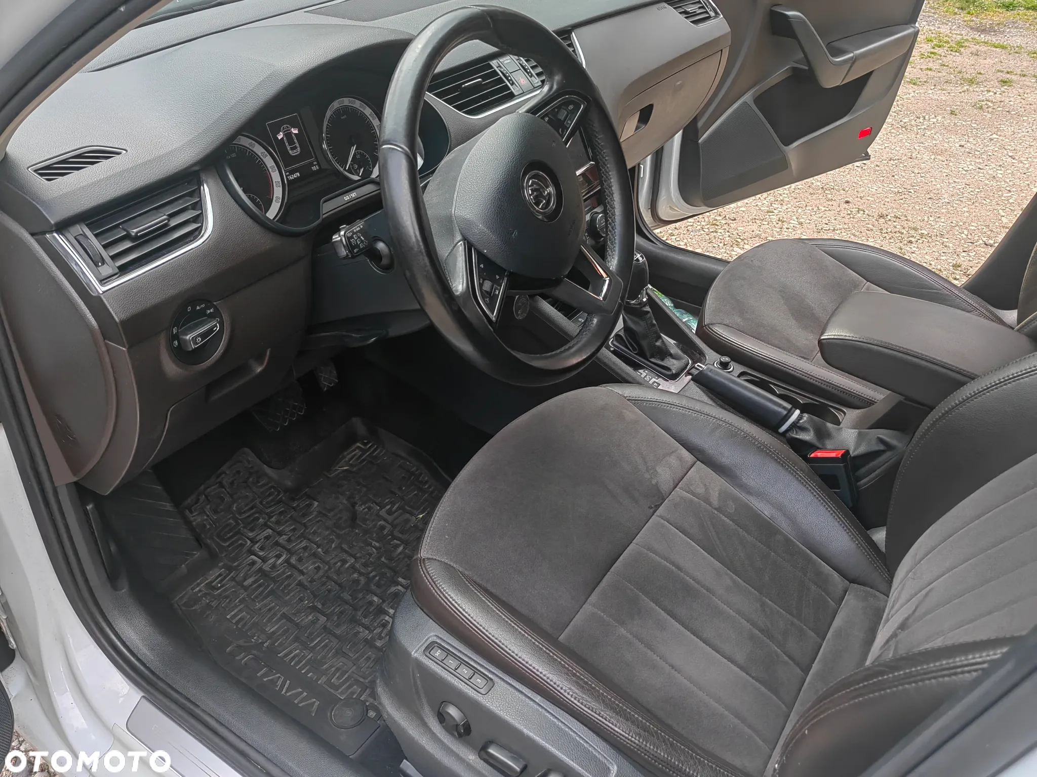 Skoda Octavia 2.0 TDI 4x4 L&K DSG - 10