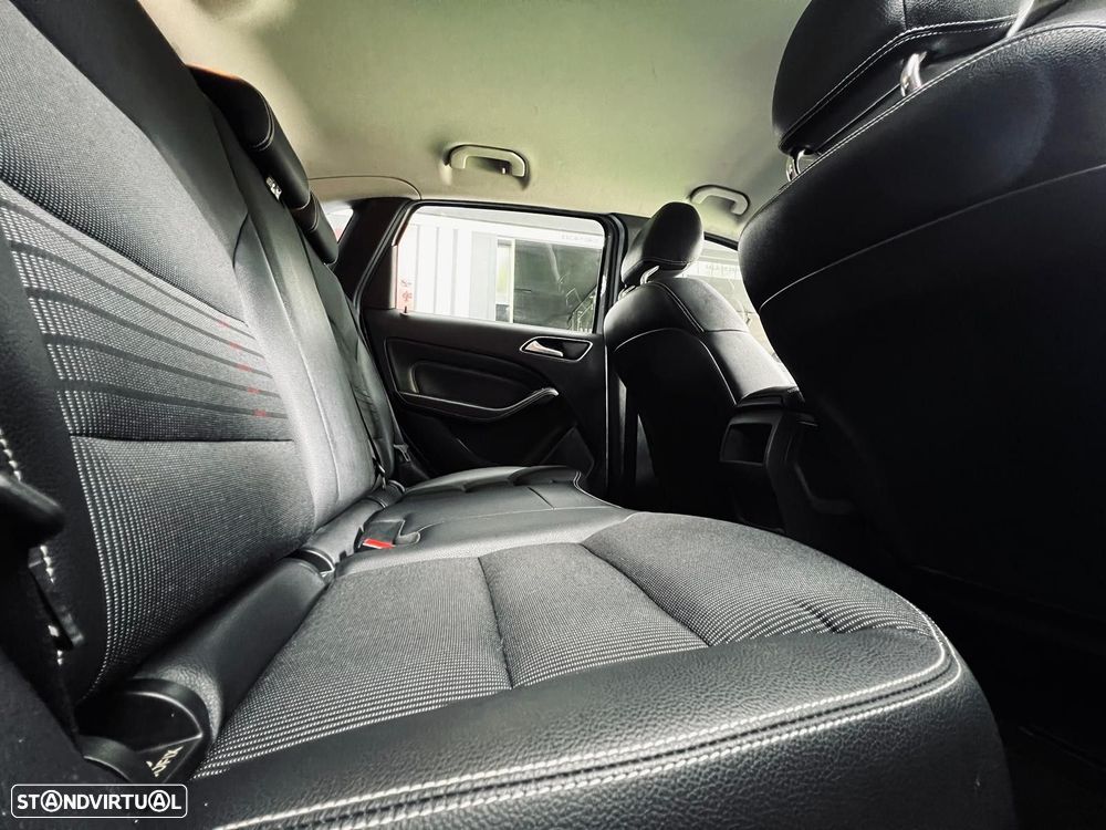 Mercedes-Benz B 180 d Style - 38
