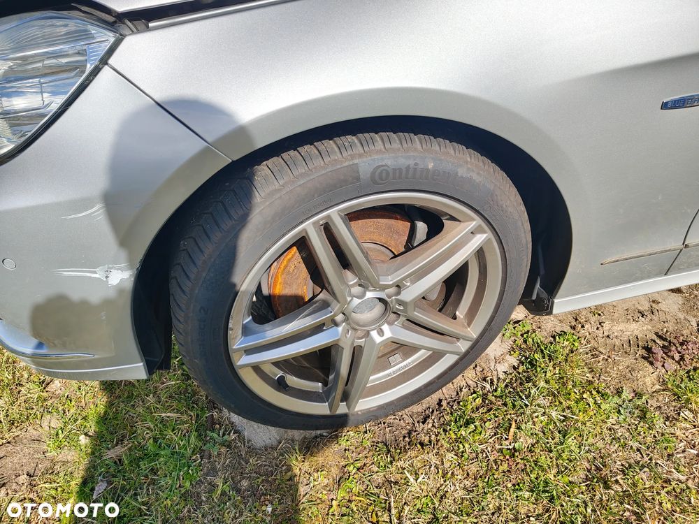 Mercedes-Benz Klasa E 300 CDI DPF BlueEFFICIENCY 7G-TRONIC Elegance - 15