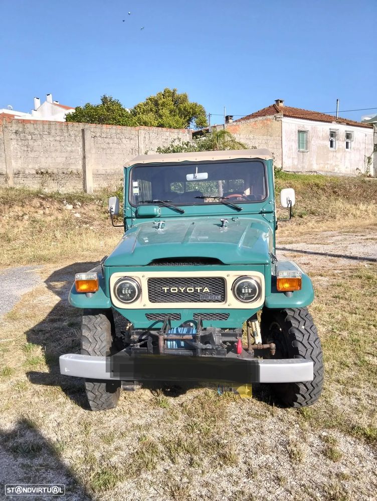 Toyota Land Cruiser - 4