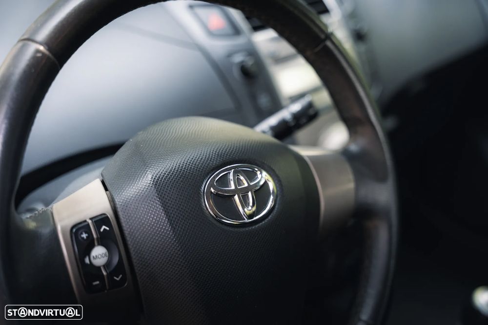 Toyota Yaris 1.4 D-4D Comfort+AC - 25