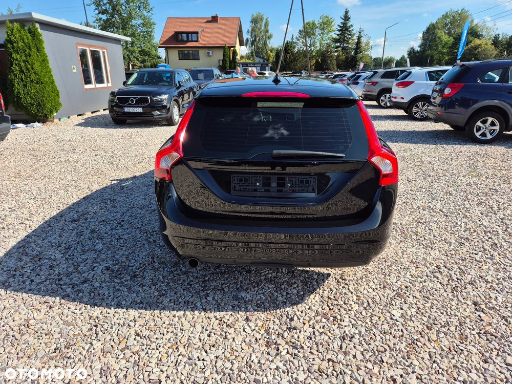 Volvo V60 D3 Momentum - 10