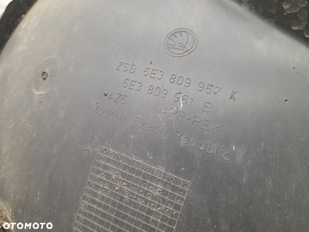 SKODA OCTAVIA IV NADKOLE PRAWY PRZÓD - 11