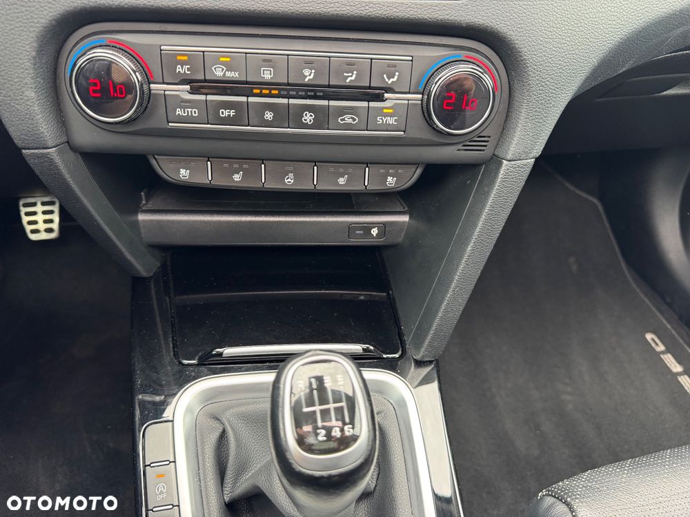 Kia Ceed 1.6 CRDi GT Line - 25