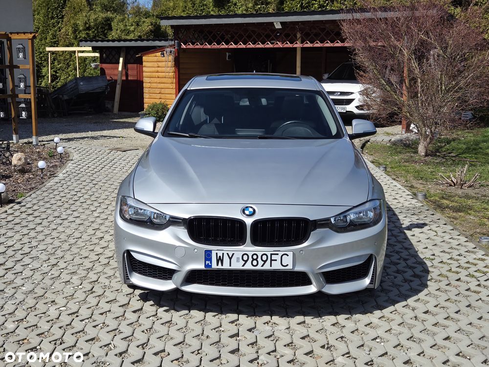 BMW Seria 3 320i xDrive - 2