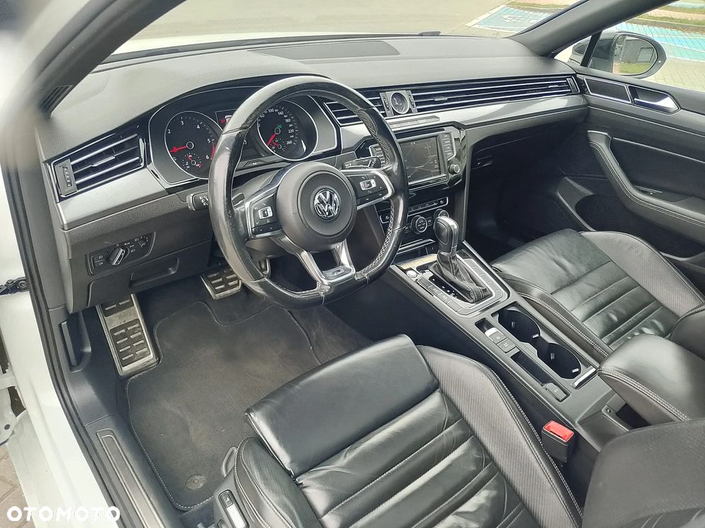 Volkswagen Passat - 15