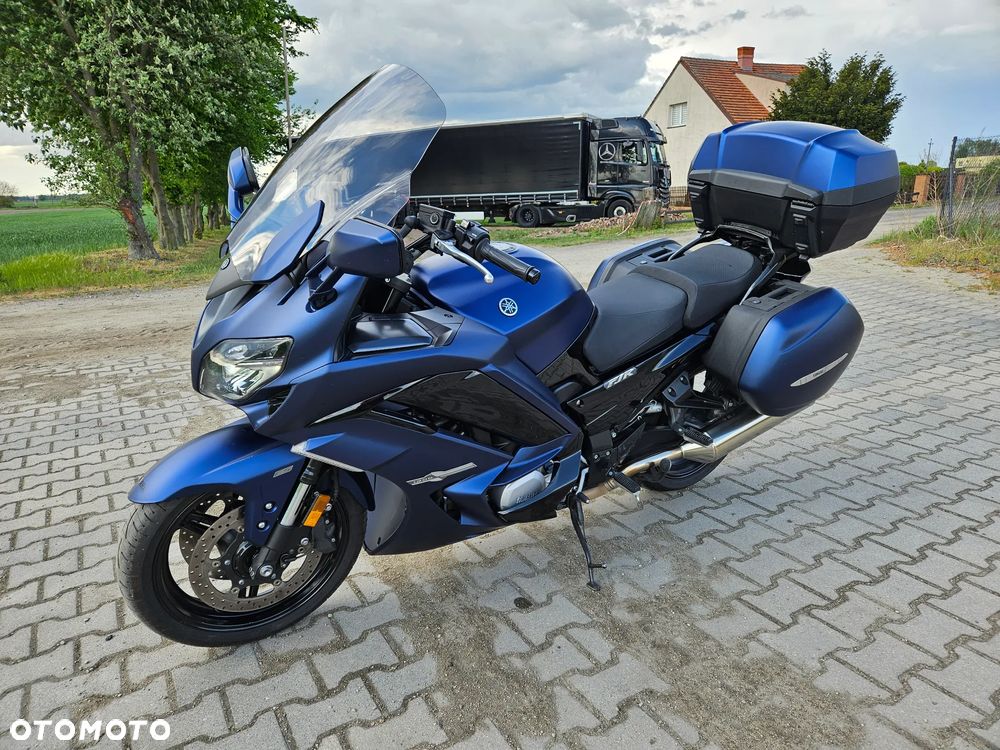 Yamaha FJR - 9